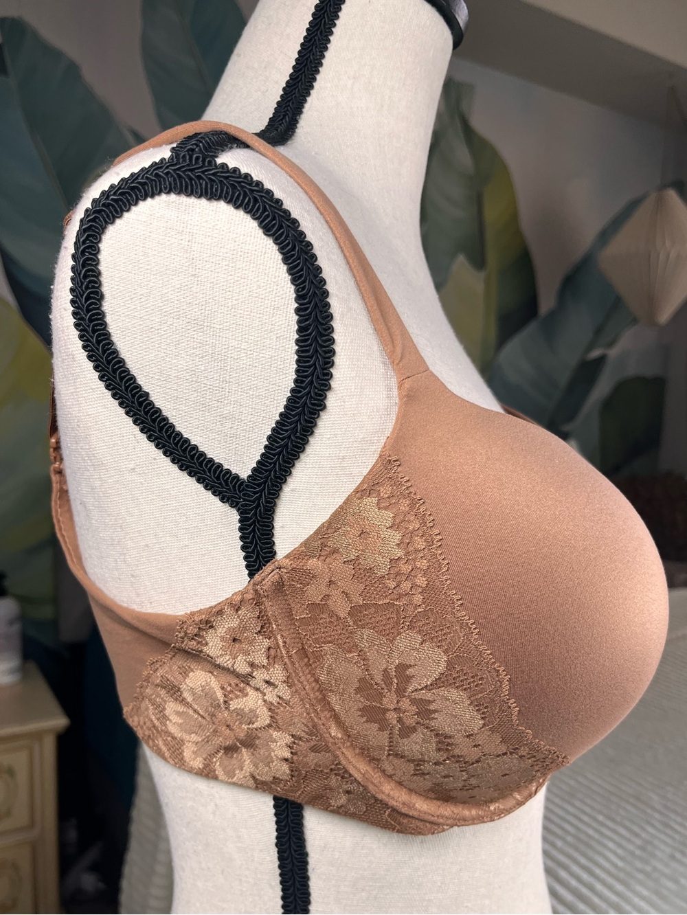 Victoria’s Secret Lace Underwire Push Up Bra Caramel Brown 38D